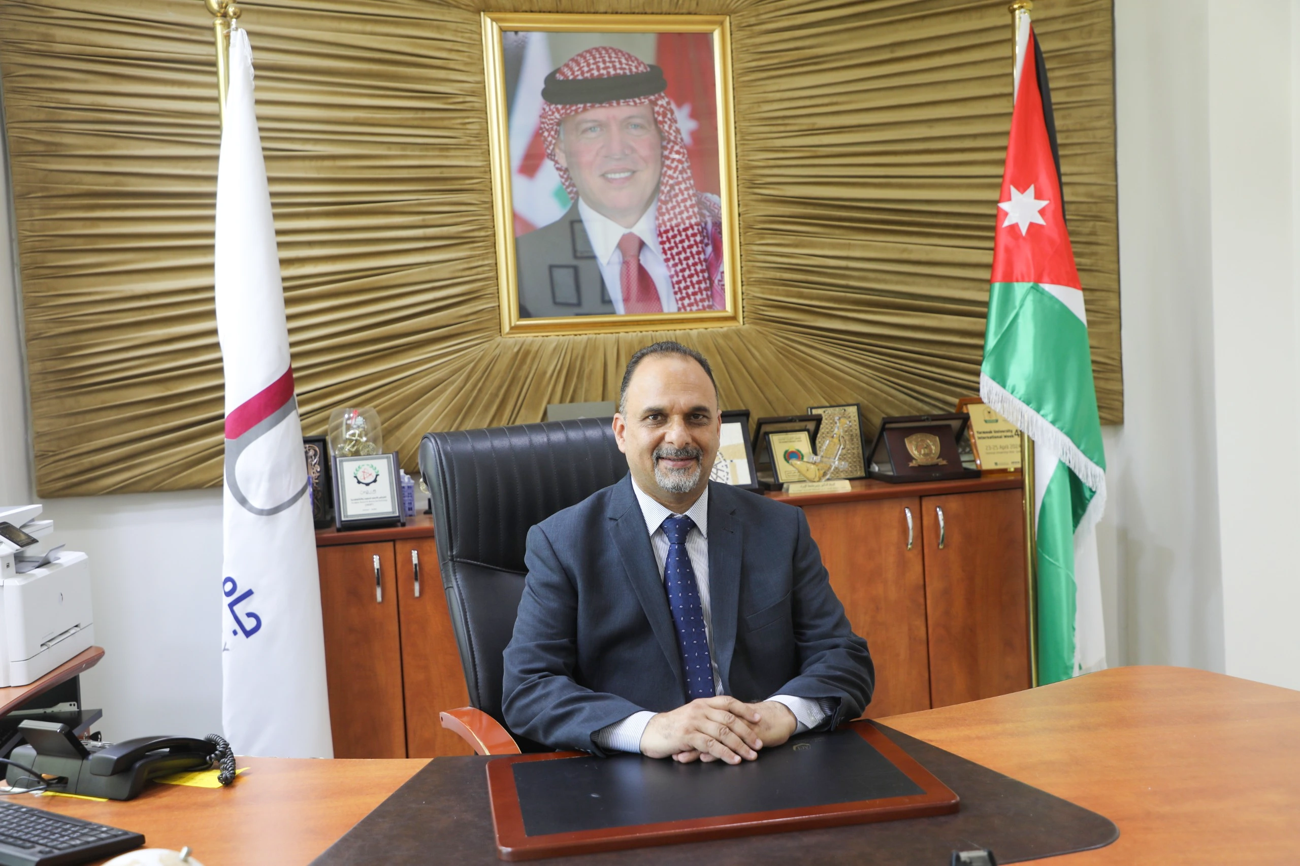 عن الجامعة